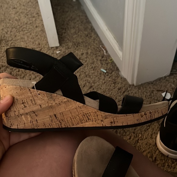 have only been worn 2 twice - Picture 3 of 3